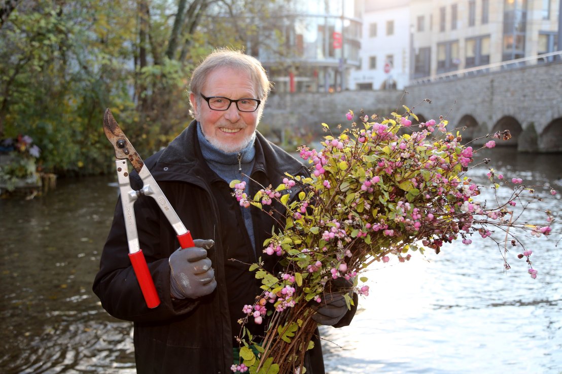 Erfurter vorgestellt #2 Herr der Schiffchen. Egon Ehlers Kapitän der Dutzend Blumenschiffchen in der Gera. 